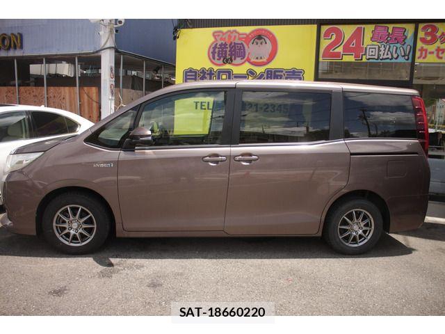 Toyota NOAH HYBRID 2014-07 7456393-11
