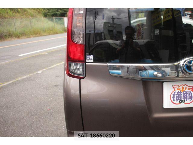 Toyota NOAH HYBRID 2014-07 7456393-16