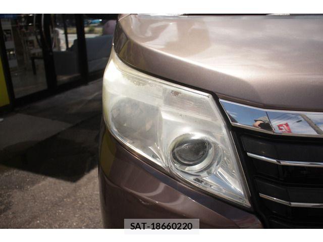 Toyota NOAH HYBRID 2014-07 7456393-7