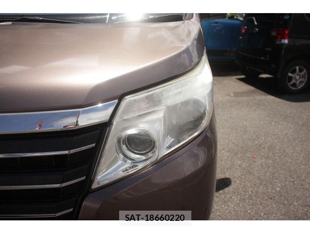 Toyota NOAH HYBRID 2014-07 7456393-8