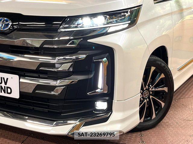Toyota NOAH HYBRID 2023-06 7456382-12