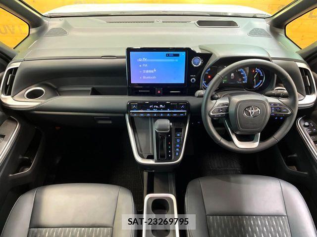 Toyota NOAH HYBRID 2023-06 7456382-1