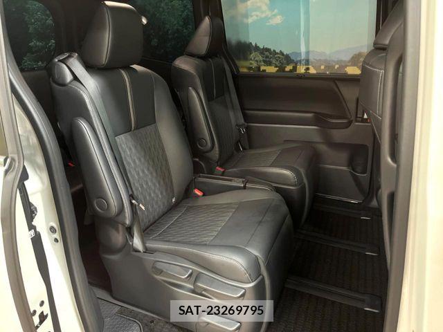 Toyota NOAH HYBRID 2023-06 7456382-8