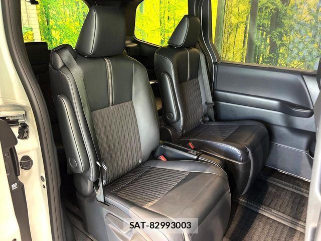 Toyota NOAH HYBRID 2023-07 7456384-9