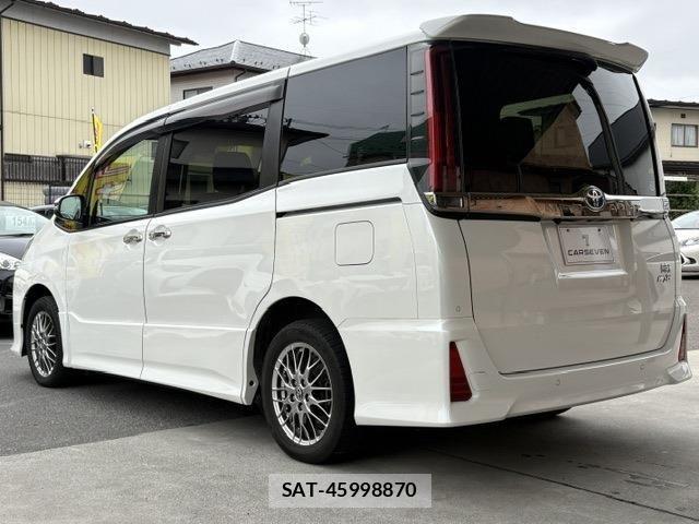 Toyota NOAH HYBRID 2020-12 7456392-6