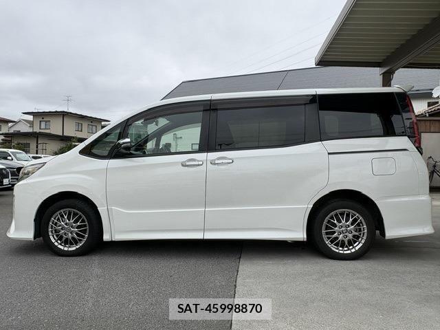 Toyota NOAH HYBRID 2020-12 7456392-7