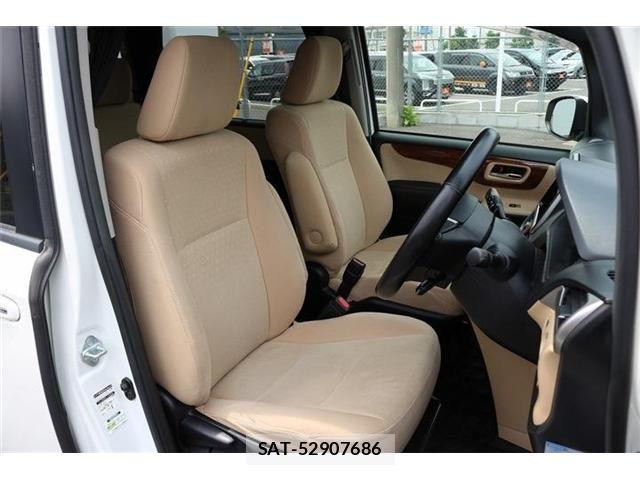 Toyota NOAH HYBRID 2014-03 7456395-13