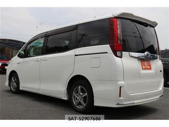 Toyota NOAH HYBRID 2014-03 7456395-21