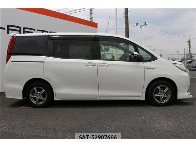 Toyota NOAH HYBRID 2014-03 7456395-7