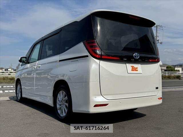 Toyota NOAH HYBRID 2022-06 7456389-12