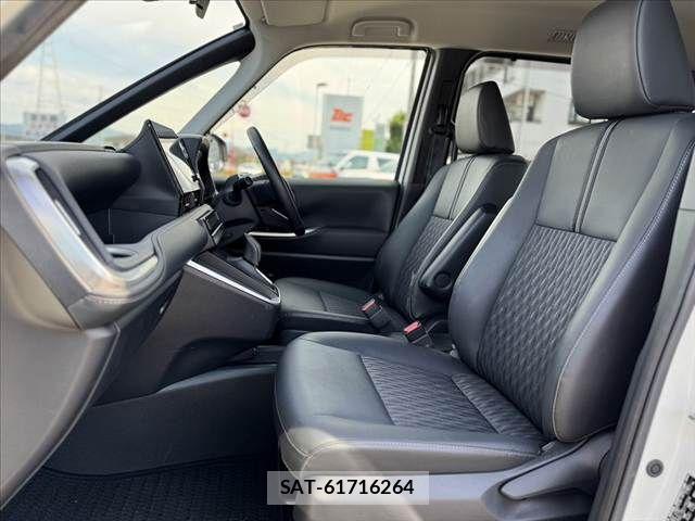 Toyota NOAH HYBRID 2022-06 7456389-16