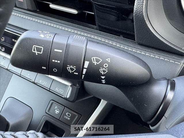 Toyota NOAH HYBRID 2022-06 7456389-24