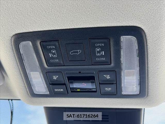 Toyota NOAH HYBRID 2022-06 7456389-5