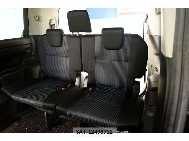 Toyota NOAH HYBRID 2016-06 7456394-13