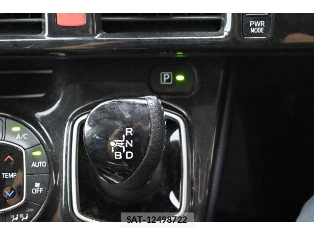 Toyota NOAH HYBRID 2016-06 7456394-25