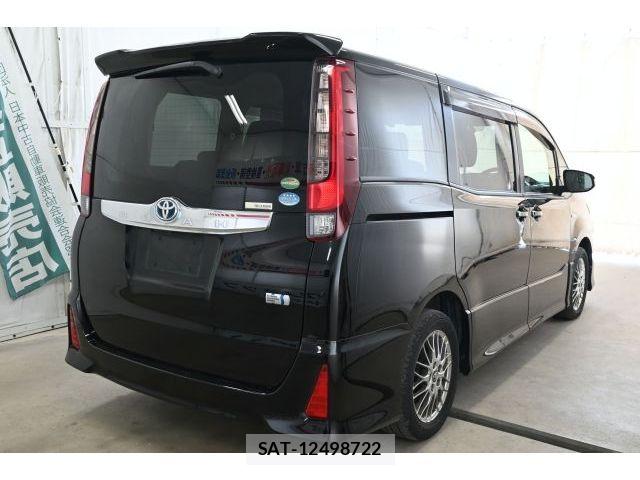 Toyota NOAH HYBRID 2016-06 7456394-3