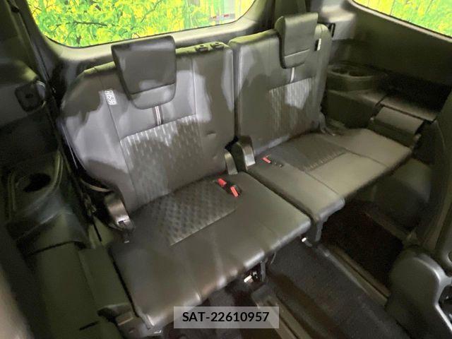 Toyota NOAH HYBRID 2022-04 7456385-9