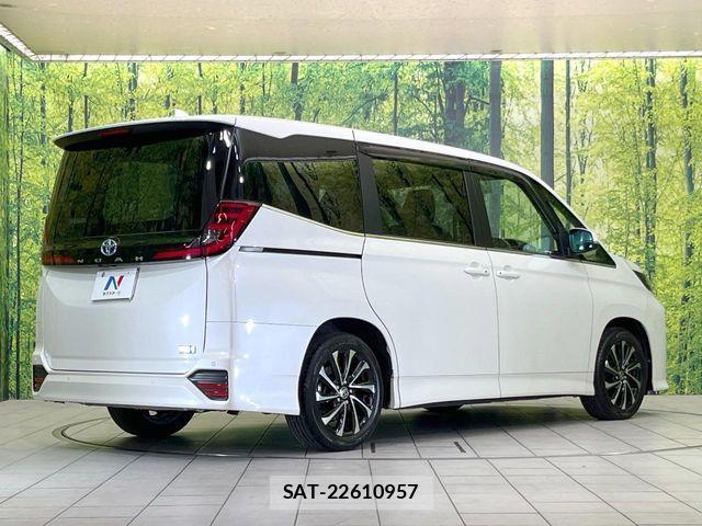 Toyota NOAH HYBRID 2022-04 7456385-16