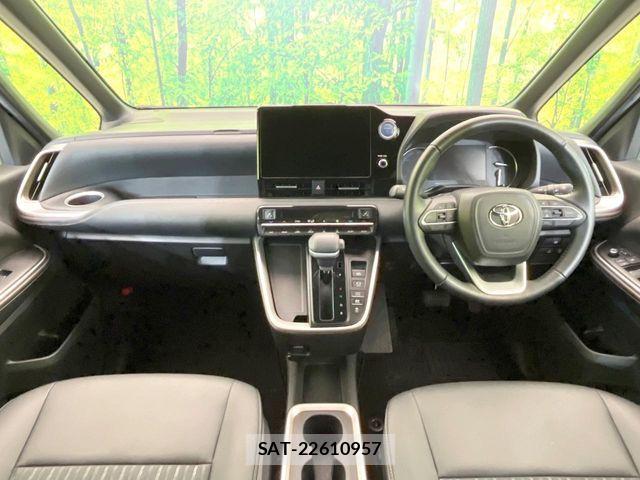 Toyota NOAH HYBRID 2022-04 7456385-1