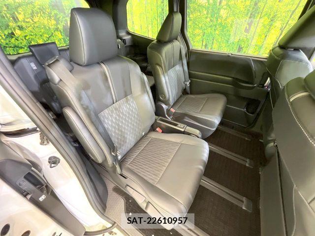 Toyota NOAH HYBRID 2022-04 7456385-8