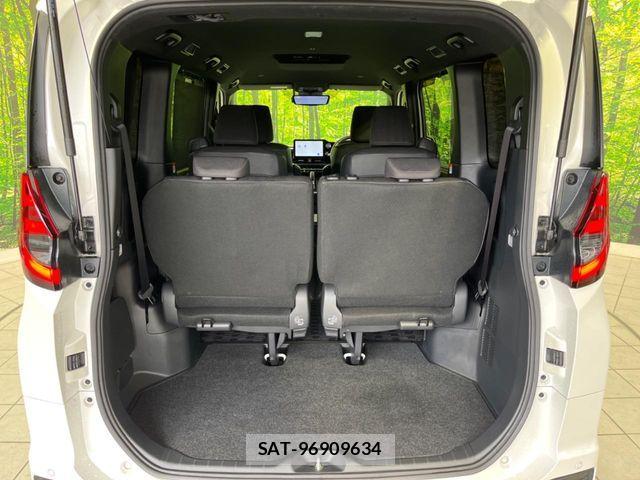 Toyota NOAH HYBRID 2022-06 7456390-10