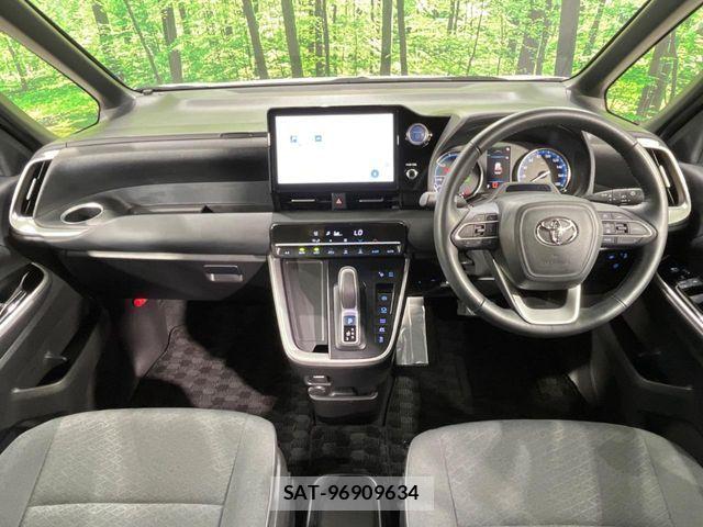 Toyota NOAH HYBRID 2022-06 7456390-1