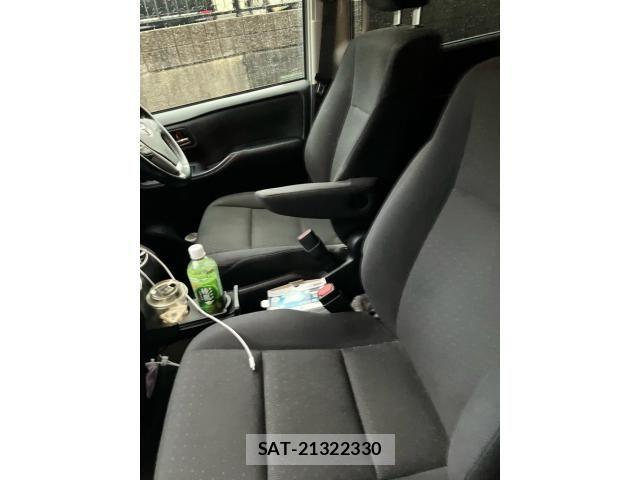 Toyota NOAH HYBRID 2016-02 7456396-11