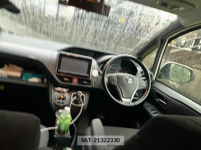 Toyota NOAH HYBRID 2016-02 7456396-17
