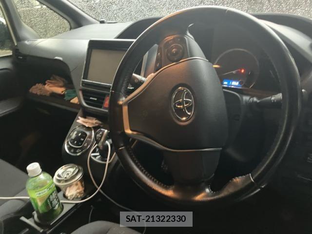 Toyota NOAH HYBRID 2016-02 7456396-20