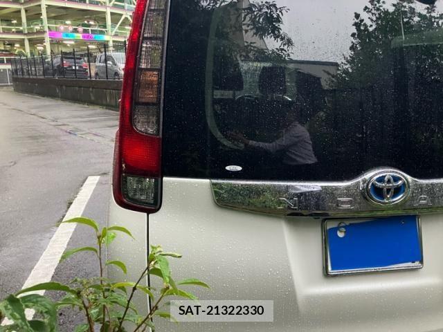 Toyota NOAH HYBRID 2016-02 7456396-4