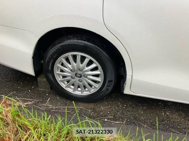 Toyota NOAH HYBRID 2016-02 7456396-6