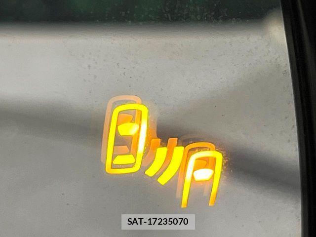 Toyota NOAH HYBRID 2022-06 7501937-4