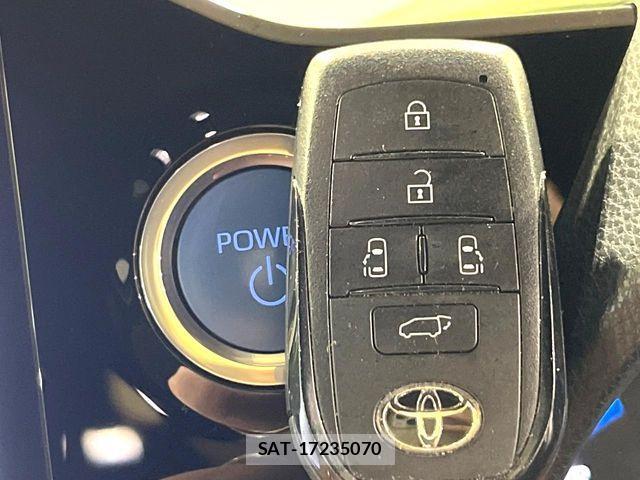 Toyota NOAH HYBRID 2022-06 7501937-6