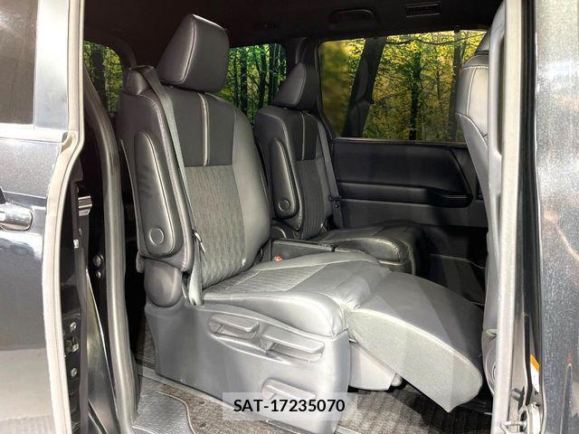 Toyota NOAH HYBRID 2022-06 7501937-8