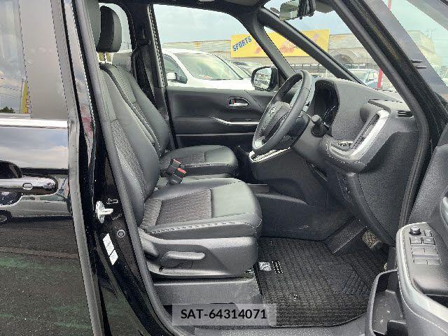 Toyota NOAH HYBRID 2025-06 7501931-9