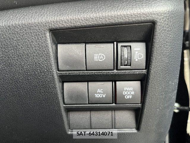 Toyota NOAH HYBRID 2025-06 7501931-17