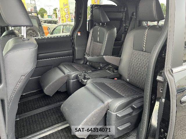 Toyota NOAH HYBRID 2025-06 7501931-18