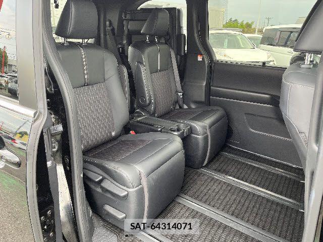 Toyota NOAH HYBRID 2025-06 7501931-3