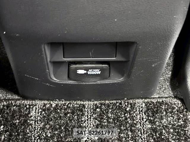 Toyota NOAH HYBRID 2022-04 7501943-9