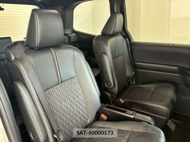 Toyota NOAH HYBRID 2023-04 7501932-10