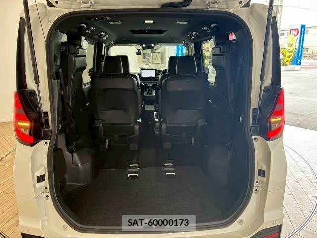 Toyota NOAH HYBRID 2023-04 7501932-12