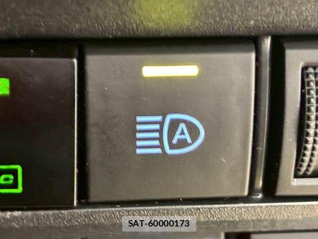 Toyota NOAH HYBRID 2023-04 7501932-6