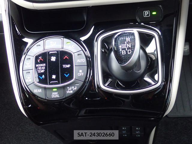 Toyota NOAH HYBRID 2020-04 7509460-12