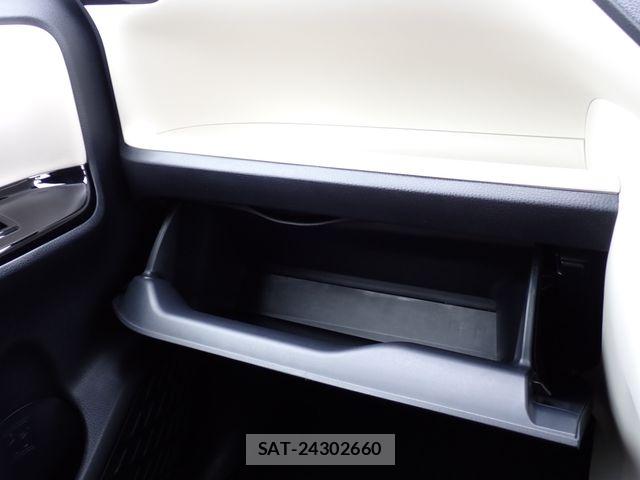 Toyota NOAH HYBRID 2020-04 7509460-16