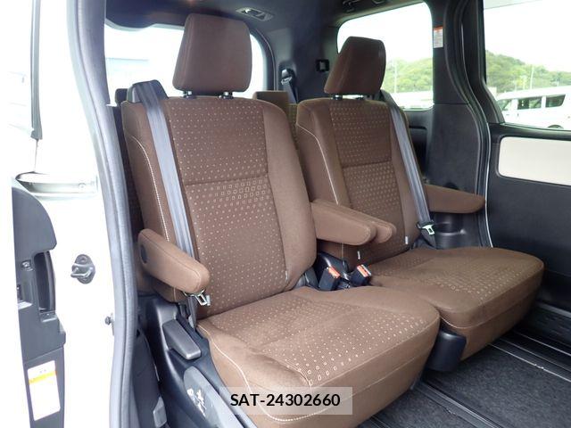 Toyota NOAH HYBRID 2020-04 7509460-18