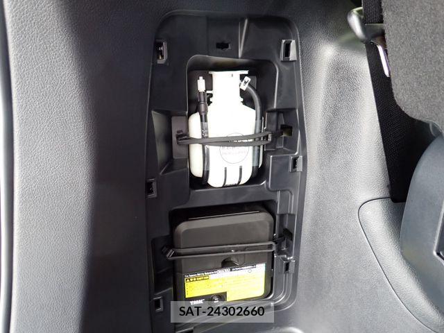 Toyota NOAH HYBRID 2020-04 7509460-21