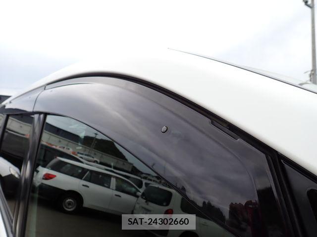 Toyota NOAH HYBRID 2020-04 7509460-26