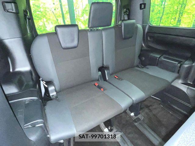 Toyota NOAH HYBRID 2019-07 7501944-9