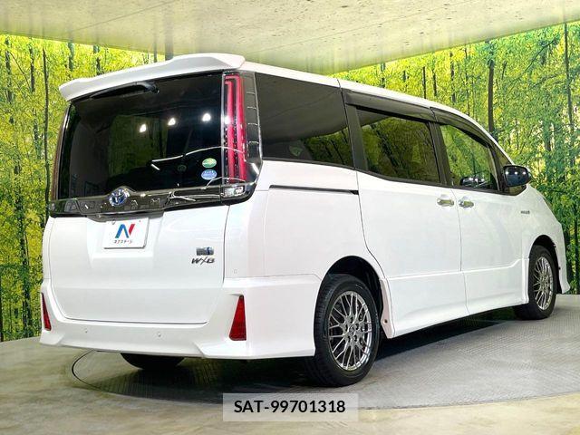 Toyota NOAH HYBRID 2019-07 7501944-17