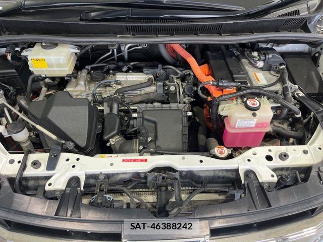 Toyota NOAH HYBRID 2017-07 7501945-17
